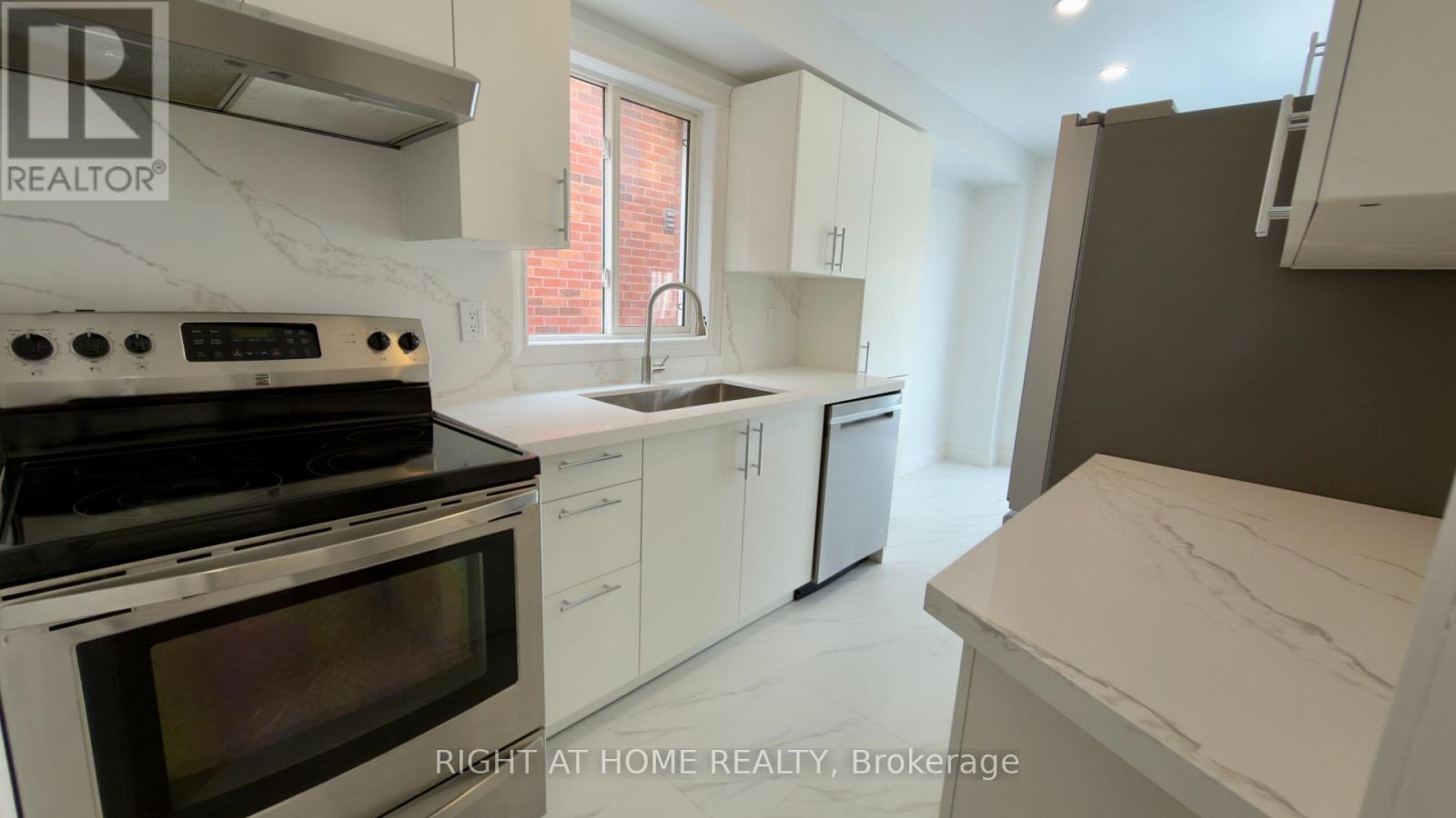 3801 Forest Bluff Crescent, Mississauga, Ontario  L5N 7T8 - Photo 13 - W12796446