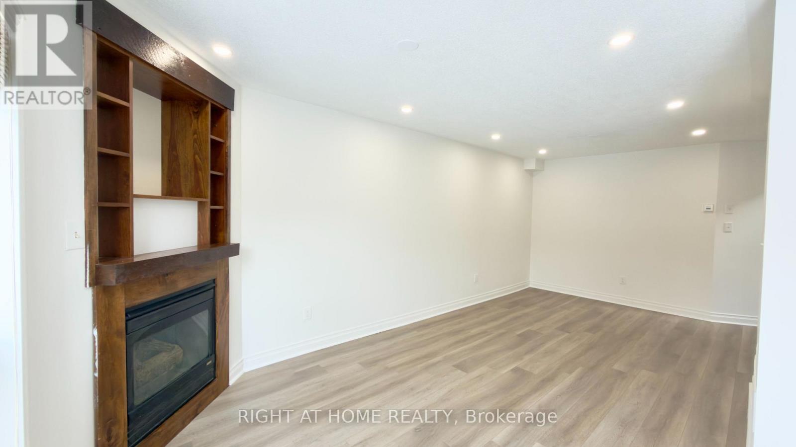 3801 Forest Bluff Crescent, Mississauga, Ontario  L5N 7T8 - Photo 9 - W12796446