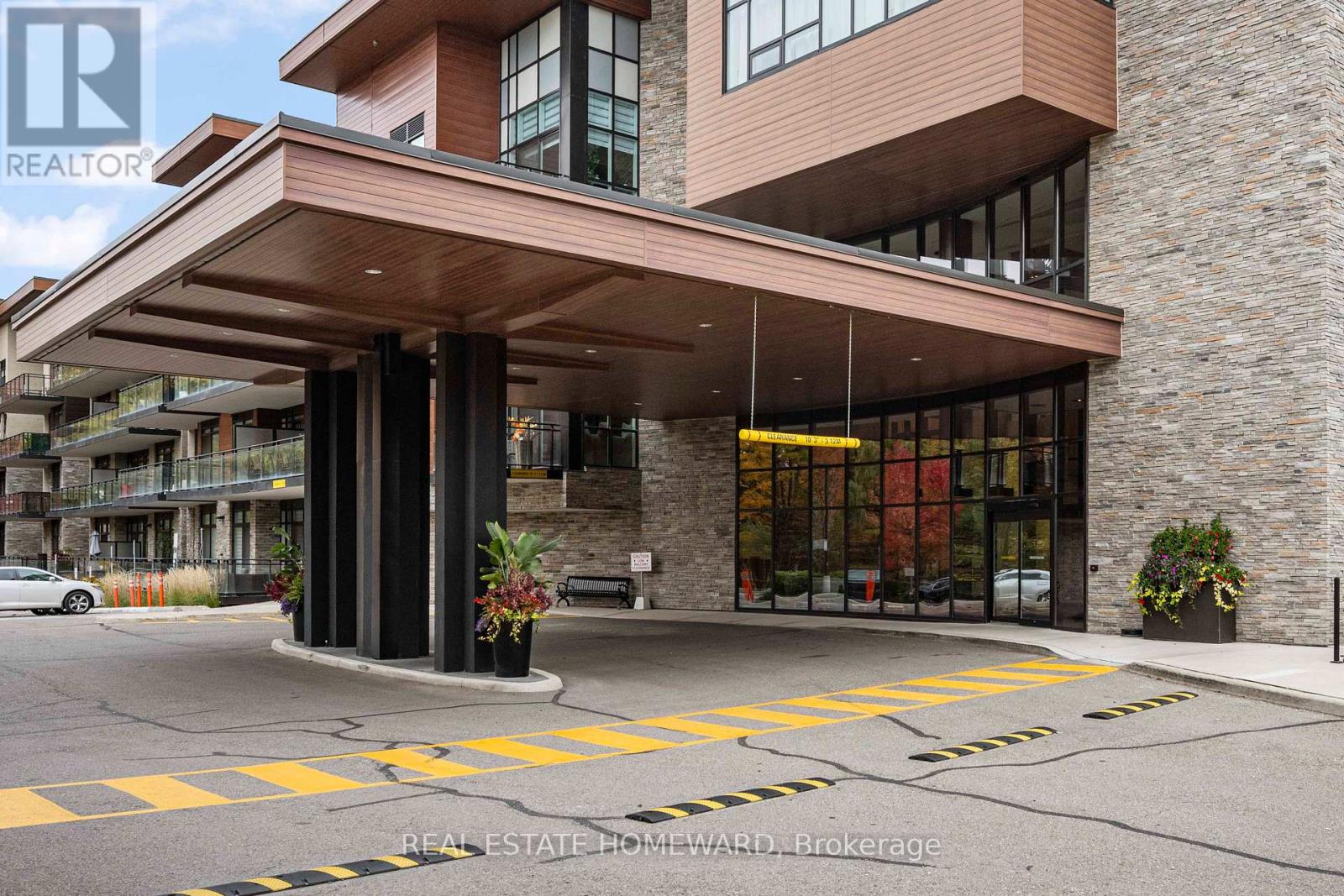 108 - 1575 Lakeshore Road W, Mississauga, Ontario  L5J 0B1 - Photo 2 - W12799794