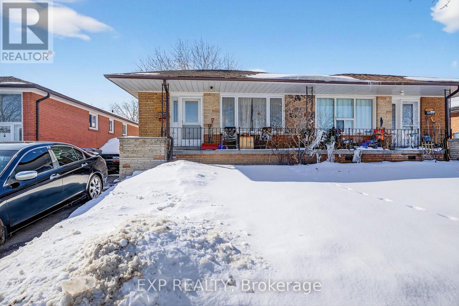 7232 Reindeer Drive, Mississauga, Ontario  L4T 2M7 - Photo 1 - W12799828