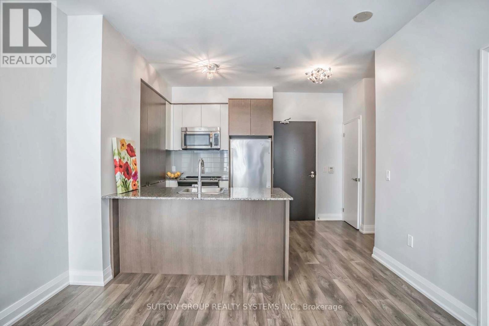 112 - 9 Valhalla Inn Road, Toronto, Ontario  M9B 1S9 - Photo 10 - W12799854