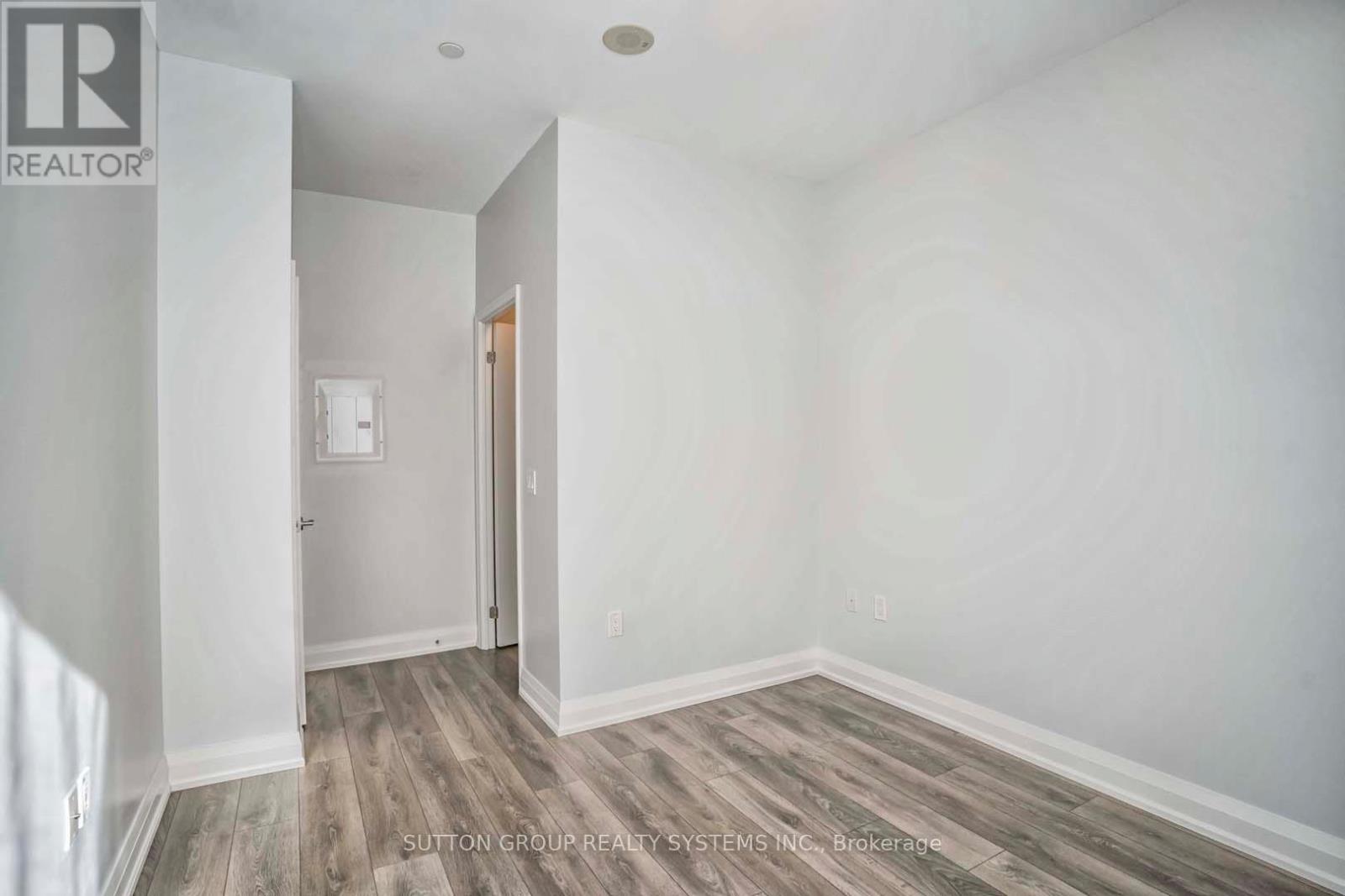 112 - 9 Valhalla Inn Road, Toronto, Ontario  M9B 1S9 - Photo 14 - W12799854