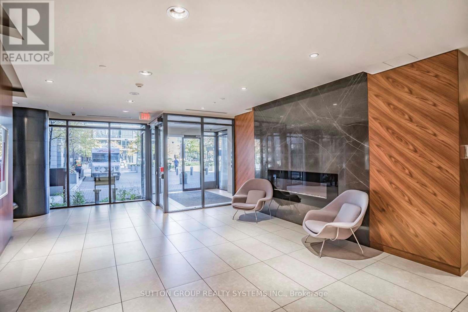 112 - 9 Valhalla Inn Road, Toronto, Ontario  M9B 1S9 - Photo 2 - W12799854