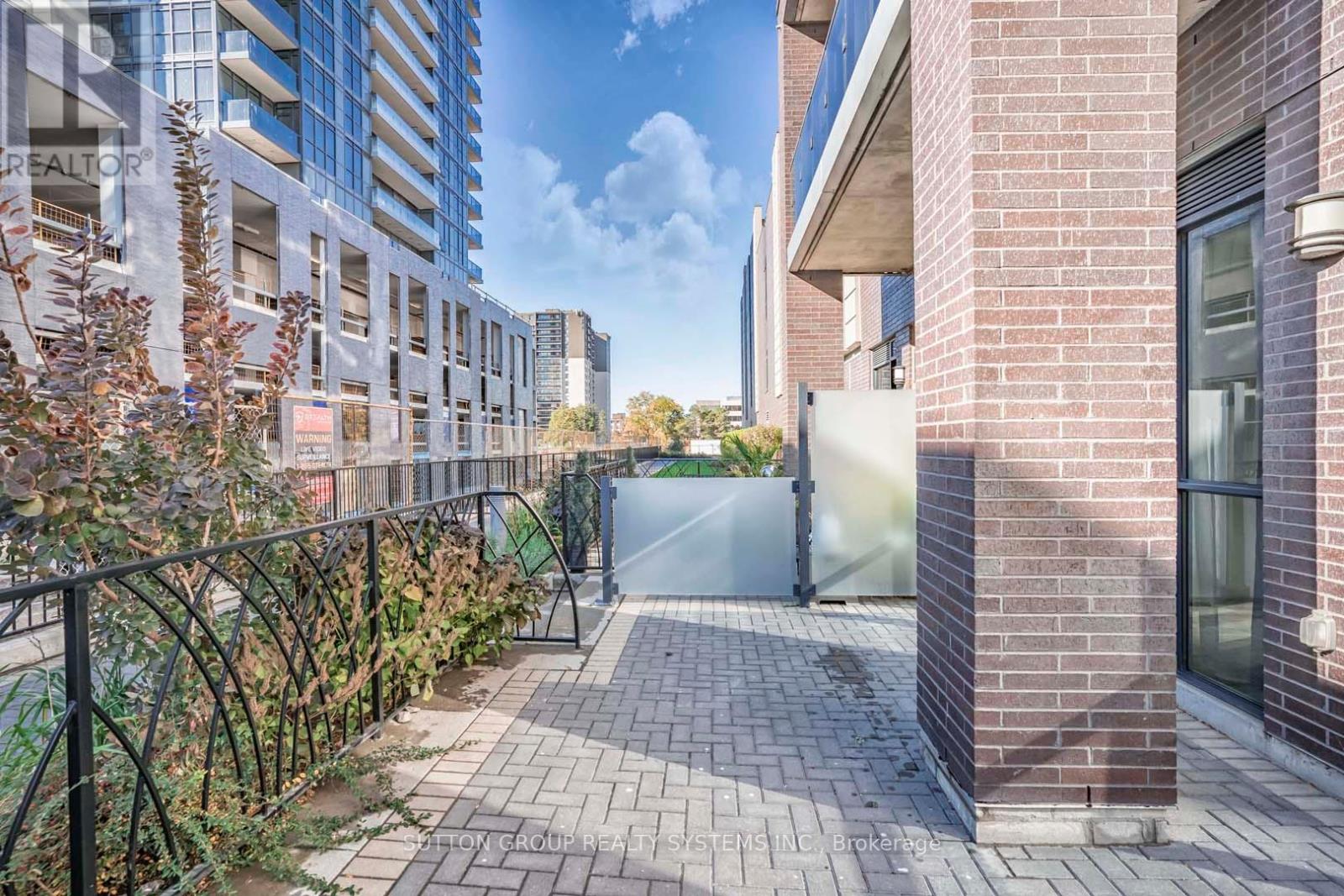 112 - 9 Valhalla Inn Road, Toronto, Ontario  M9B 1S9 - Photo 22 - W12799854