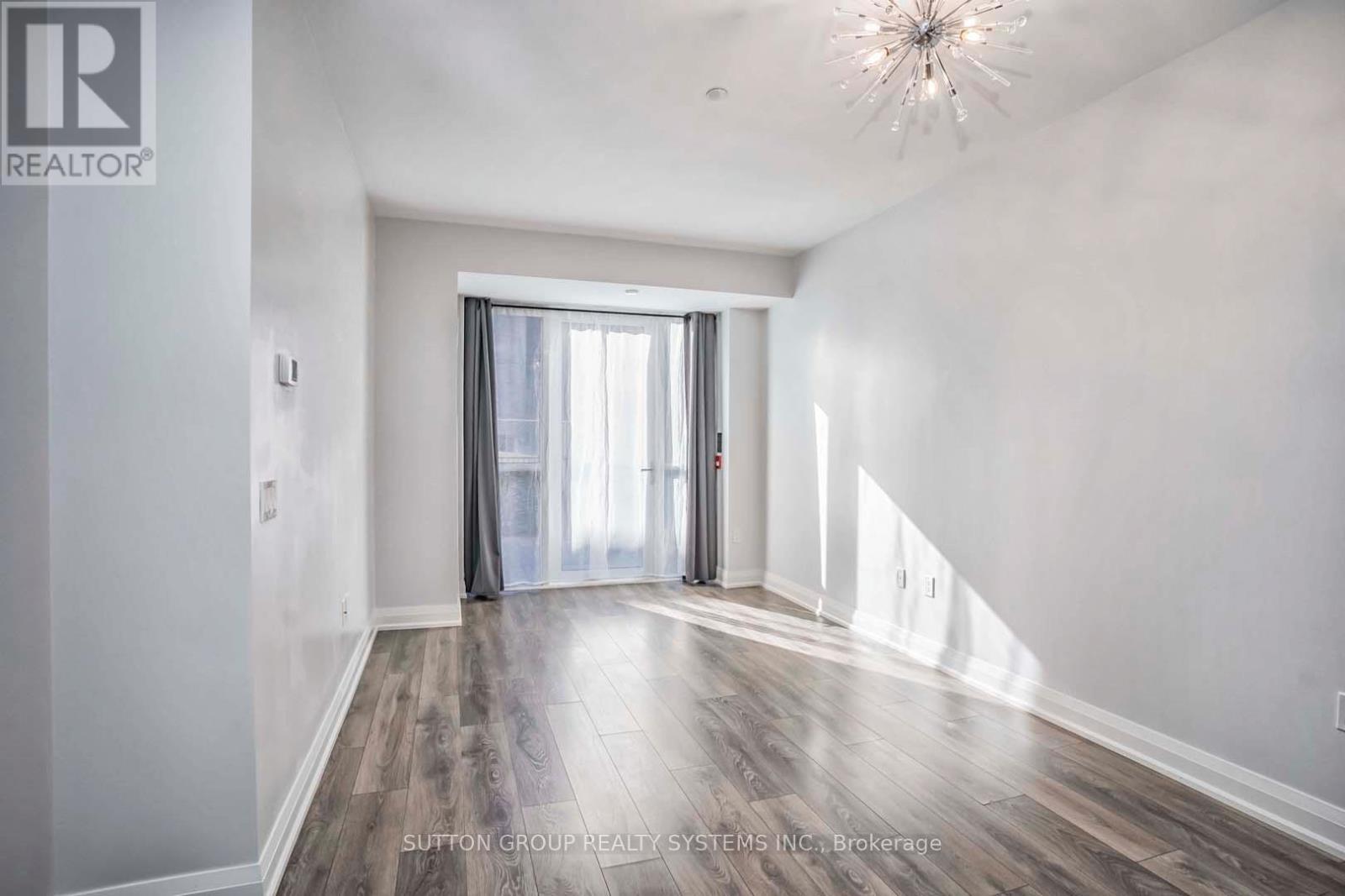 112 - 9 Valhalla Inn Road, Toronto, Ontario  M9B 1S9 - Photo 5 - W12799854