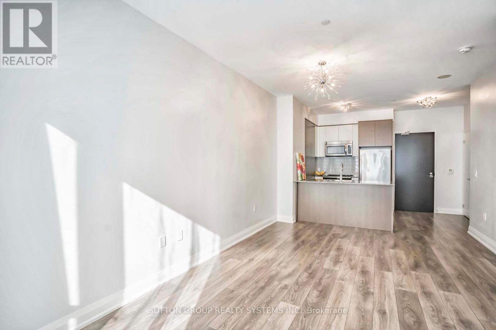 112 - 9 Valhalla Inn Road, Toronto, Ontario  M9B 1S9 - Photo 8 - W12799854