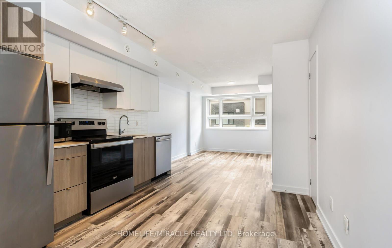 203 - 1137 Cooke Boulevard, Burlington, Ontario L7T 0C3 - Photo 4 - W12799864