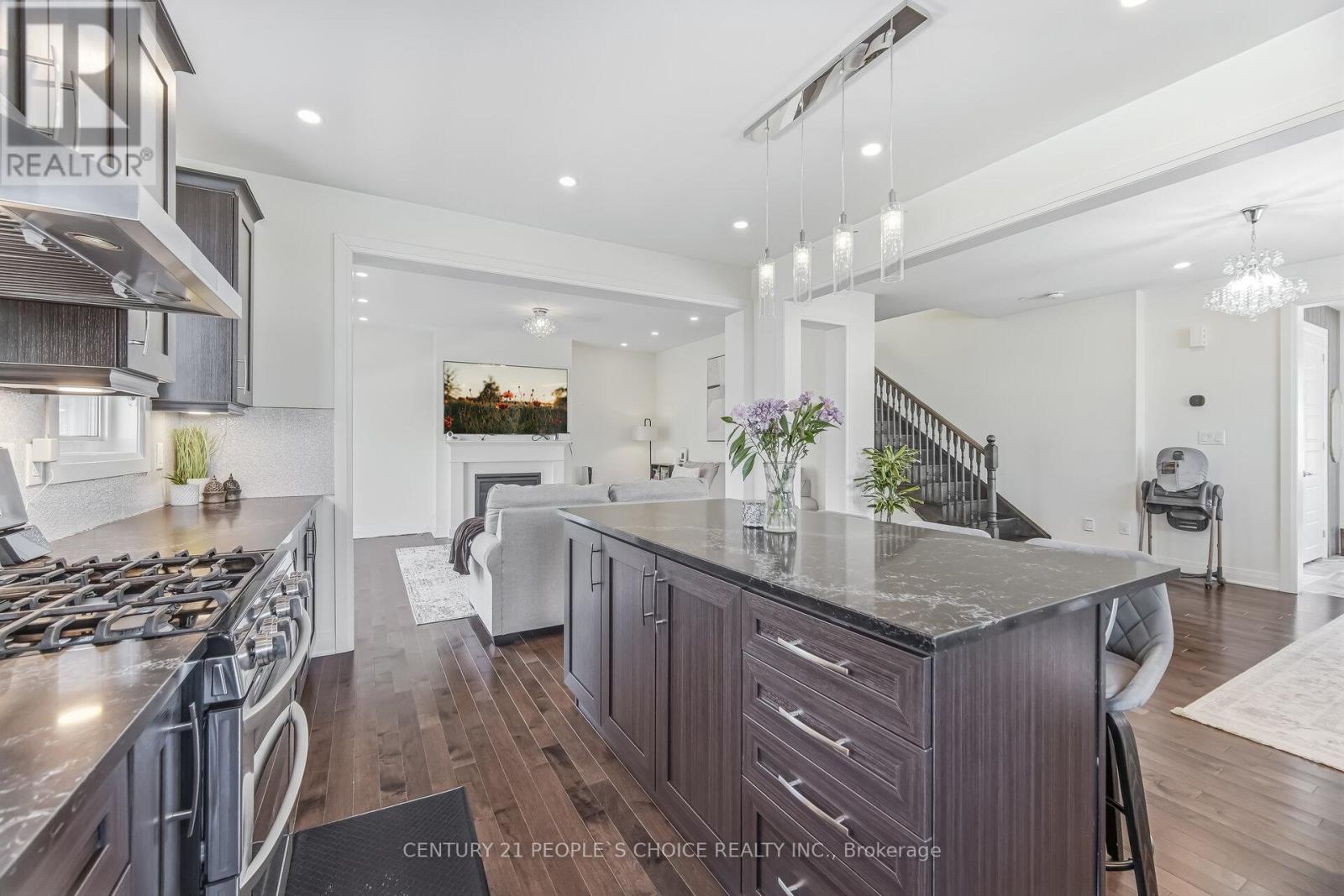 Upper - 744 Kennedy Circle W, Milton, Ontario  L9E 1R9 - Photo 19 - W12799874