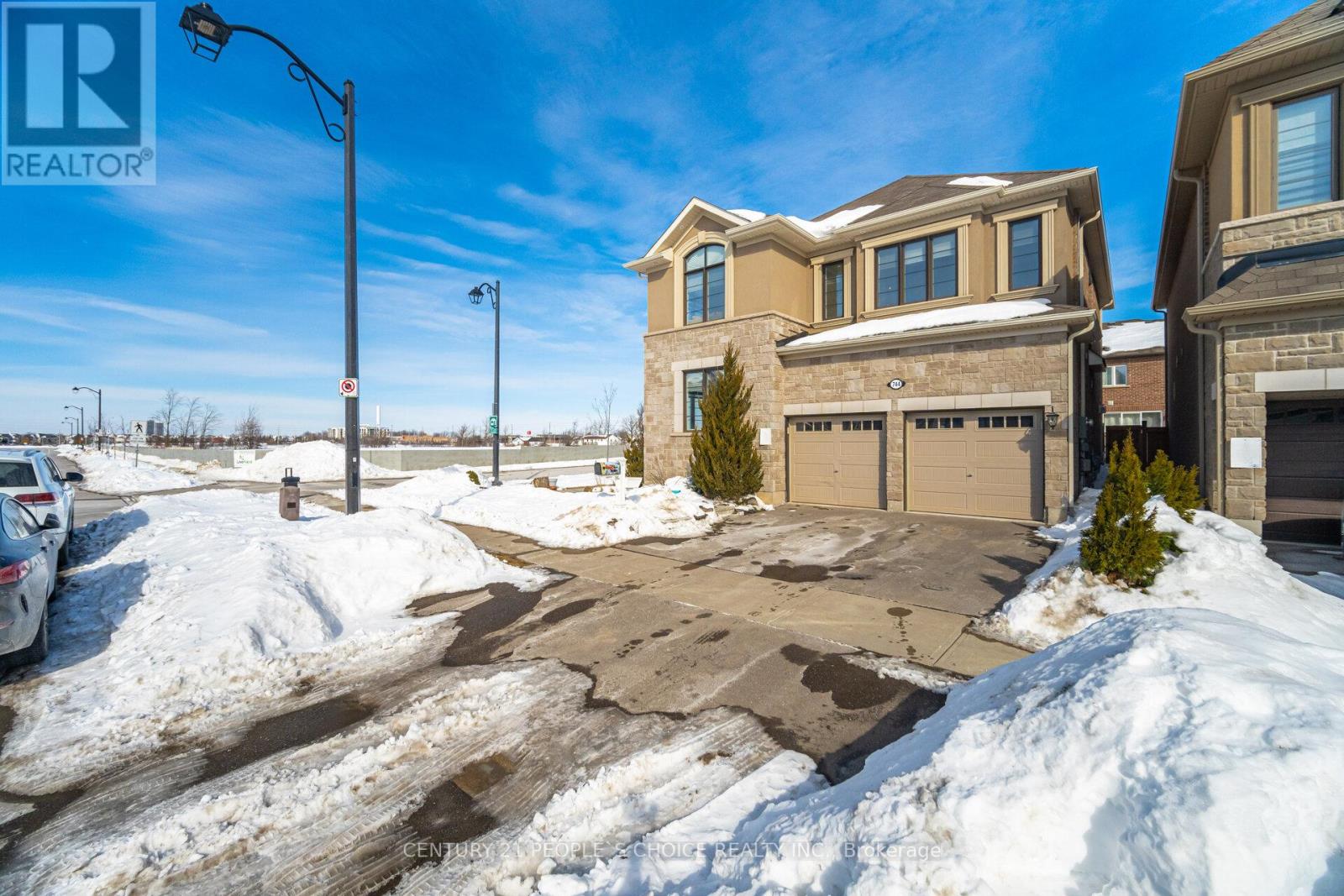 Upper - 744 Kennedy Circle W, Milton, Ontario  L9E 1R9 - Photo 5 - W12799874