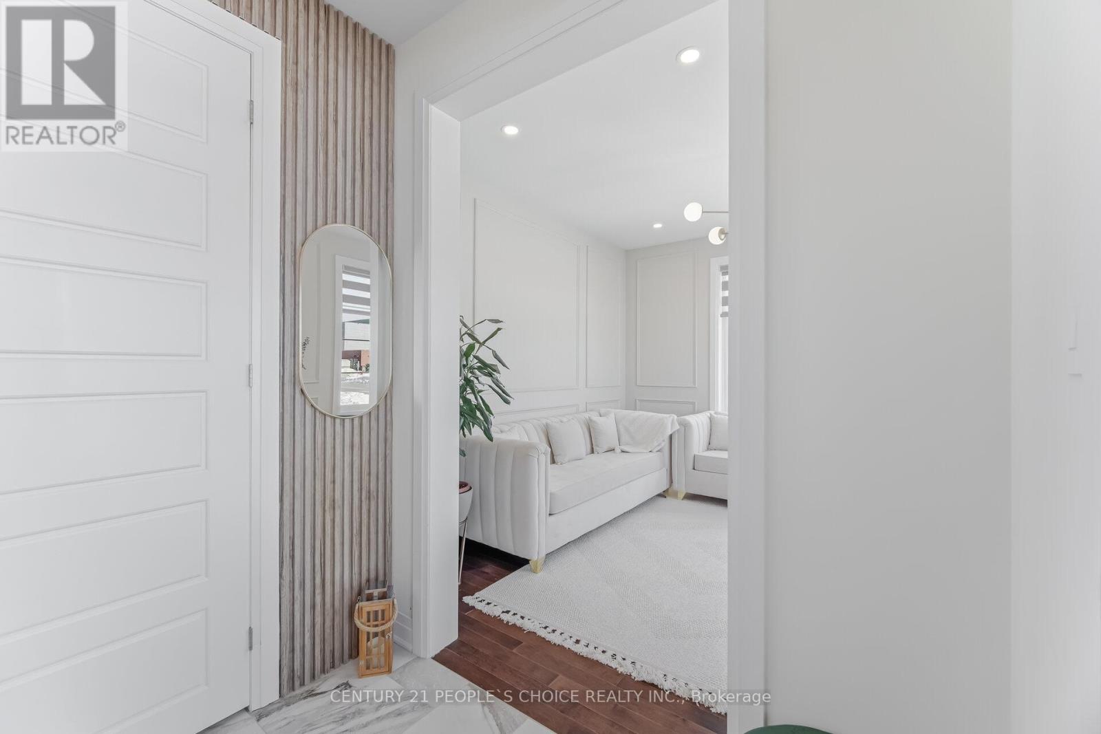 Upper - 744 Kennedy Circle W, Milton, Ontario  L9E 1R9 - Photo 8 - W12799874