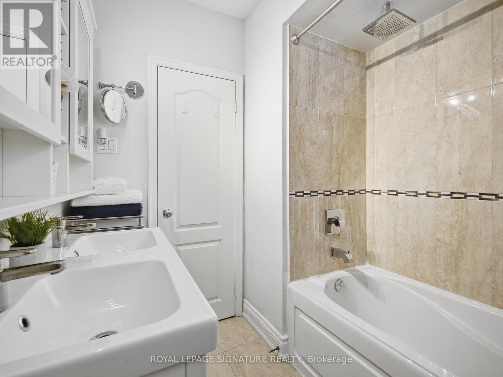 205 Prince Edward Drive S, Toronto, Ontario  M8Y 3X1 - Photo 11 - W12799882