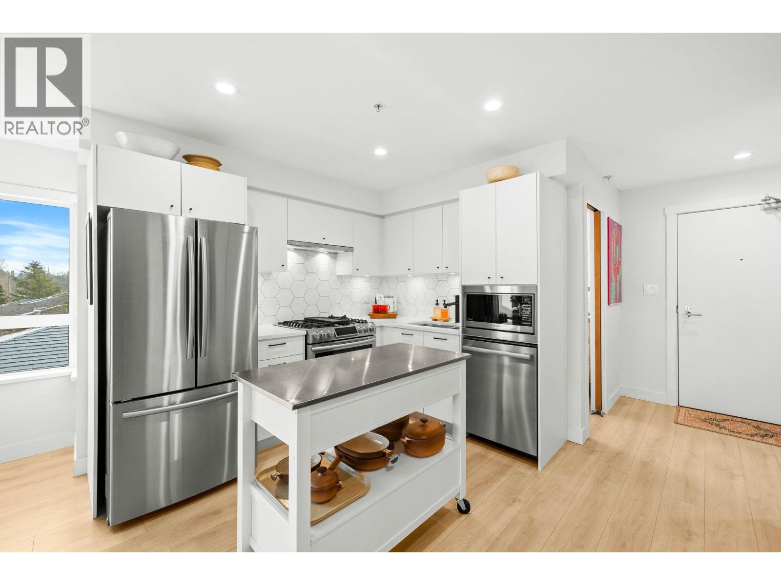 303 1519 Crown Street, North Vancouver, British Columbia  V7J 1G6 - Photo 6 - R3087886