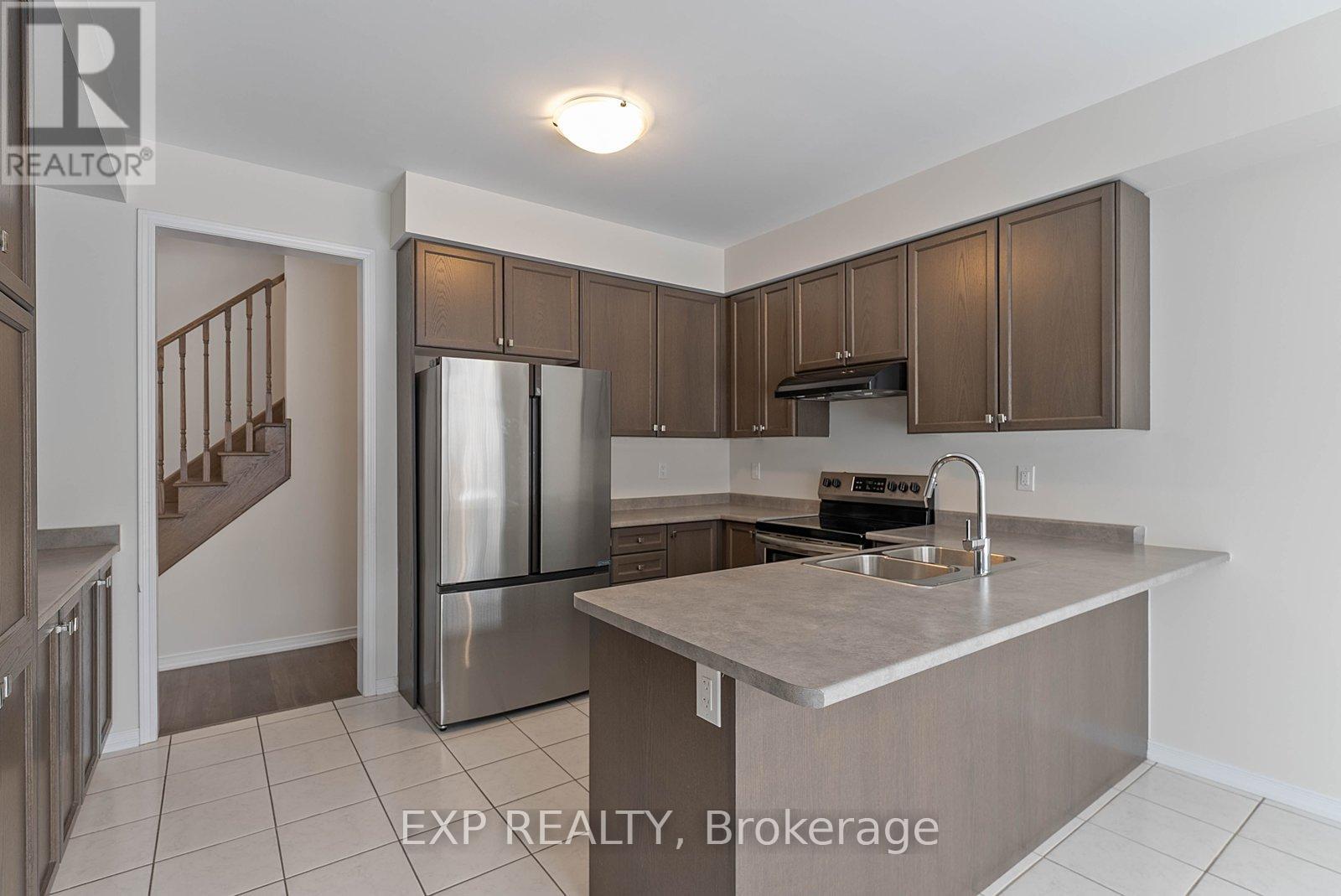 1 Honey Comb Trail, Thorold, Ontario  L3B 5N5 - Photo 11 - X12799808