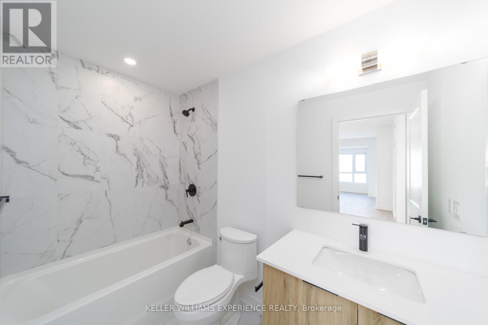 206 - 56 Lakeside Terrace, Barrie (Little Lake), Ontario  L4M 0L4 - Photo 13 - S12798390