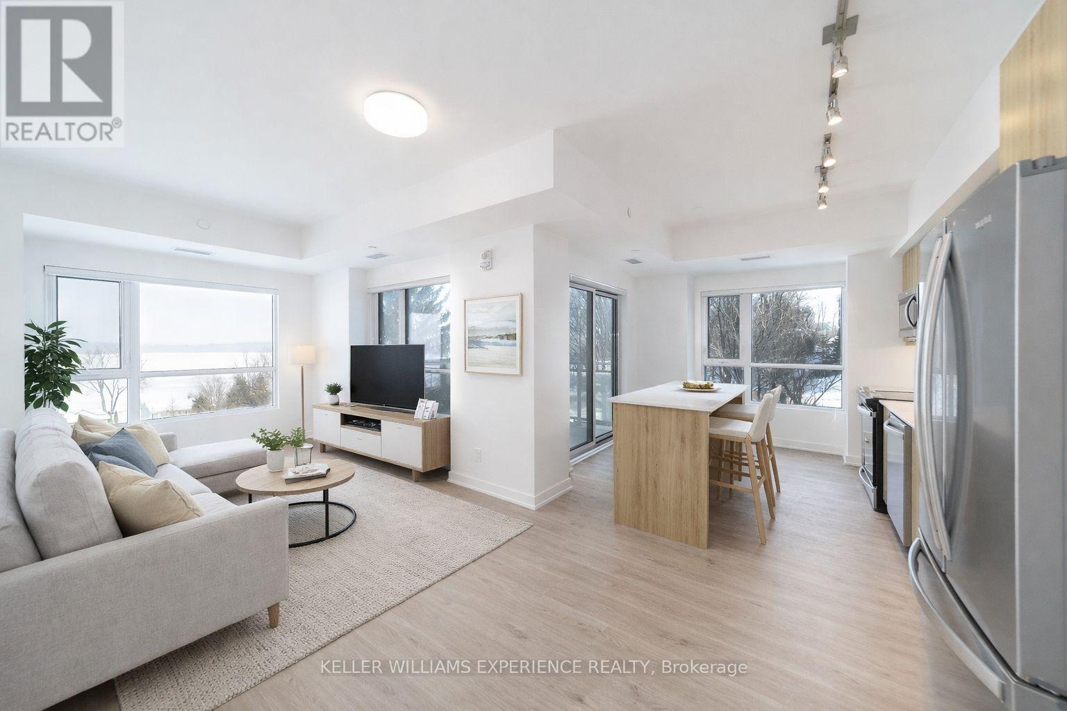 206 - 56 Lakeside Terrace, Barrie (Little Lake), Ontario  L4M 0L4 - Photo 7 - S12798390