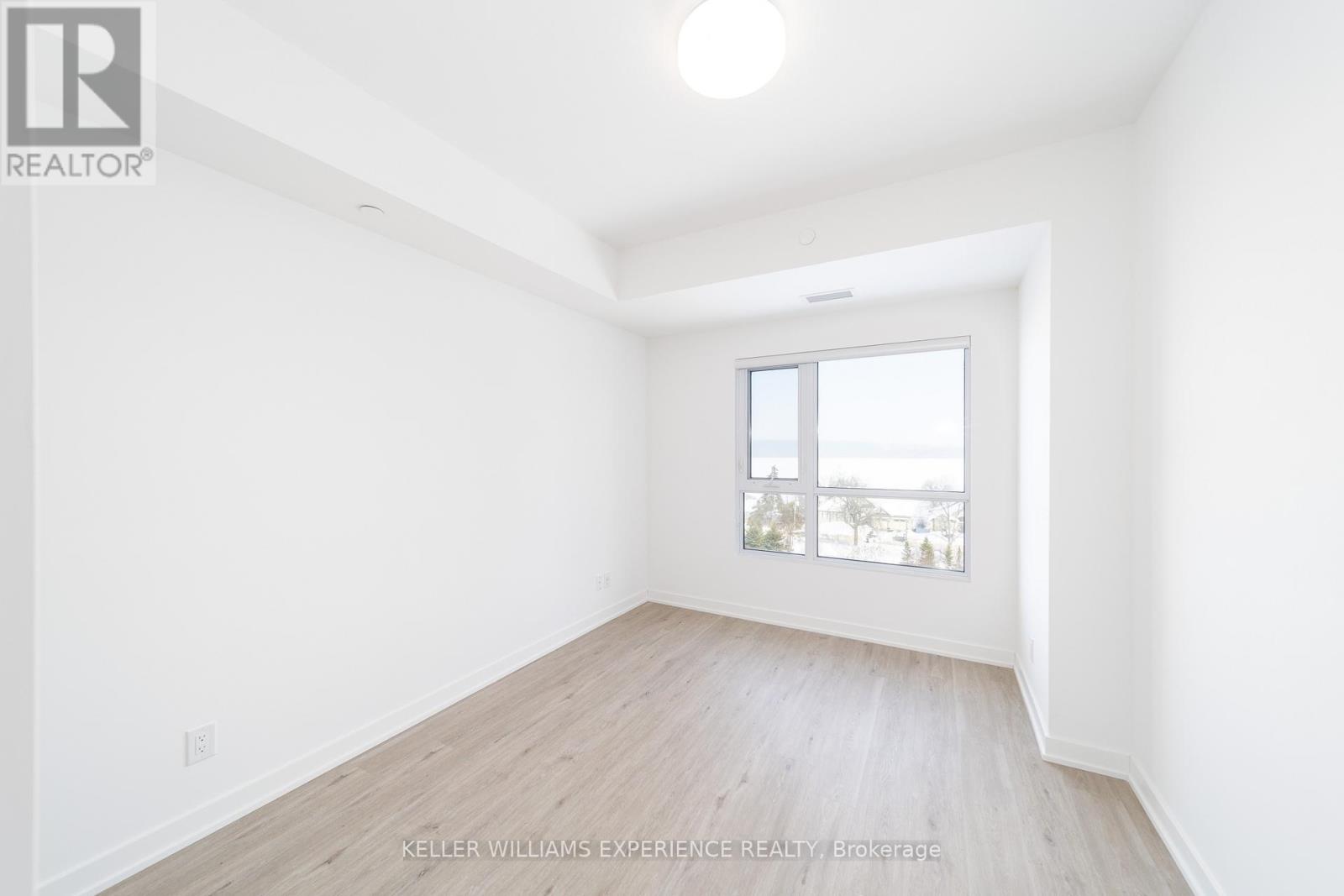 206 - 56 Lakeside Terrace, Barrie (Little Lake), Ontario  L4M 0L4 - Photo 15 - S12798390