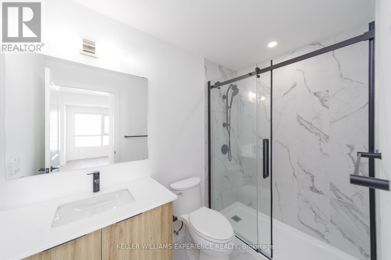 206 - 56 Lakeside Terrace, Barrie (Little Lake), Ontario  L4M 0L4 - Photo 18 - S12798390