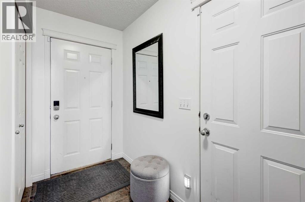 219 Copperfield Lane Se, Calgary, Alberta  T2Z 4T2 - Photo 5 - A2277028