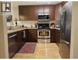 404 5631 INLET AVENUE, Sechelt, British Columbia