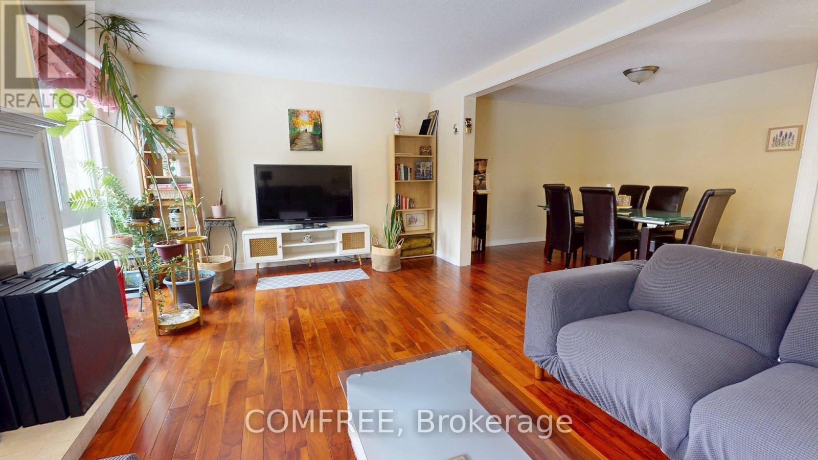 22 Arbordale Crescent, Ottawa, Ontario  K2G 5C6 - Photo 3 - X12799886