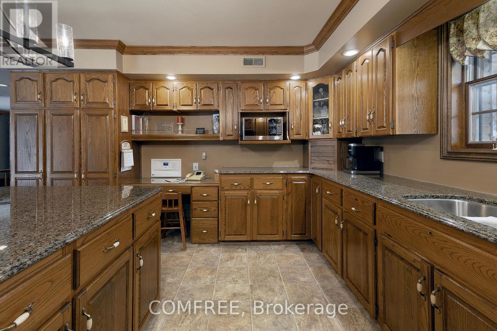 70353 Ausable Line, South Huron, Ontario  N0M 1S4 - Photo 19 - X12799904