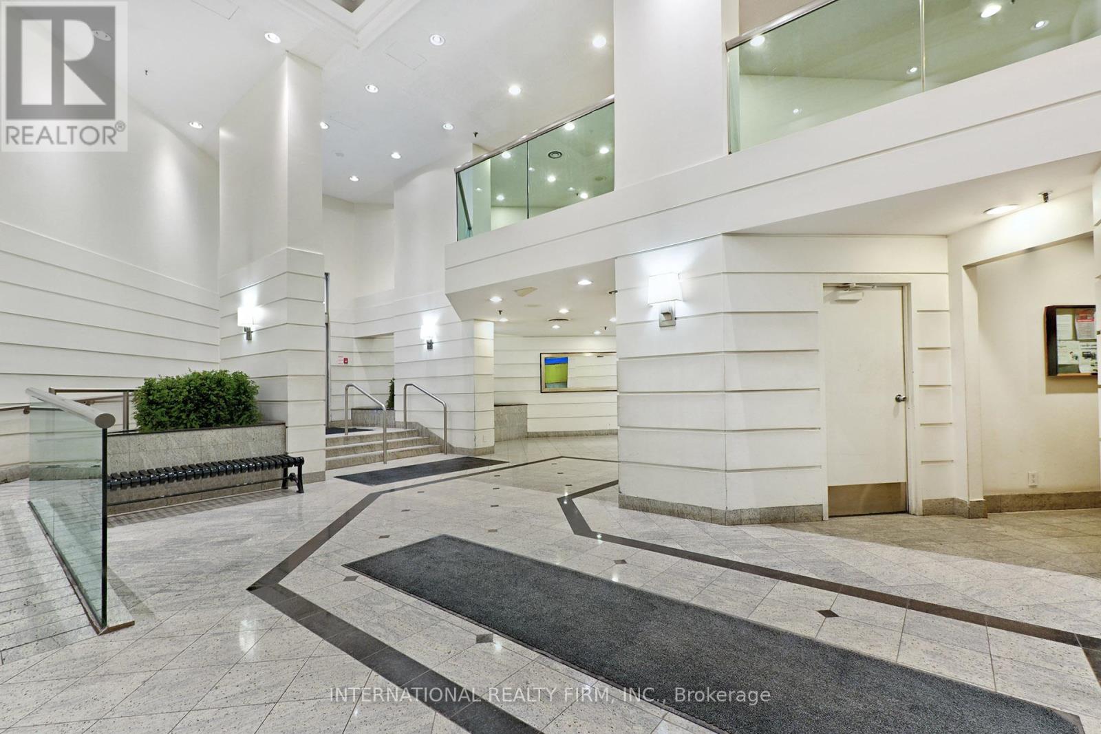 716 - 711 Bay St Street, Toronto, Ontario  M5G 2J8 - Photo 2 - C12800004