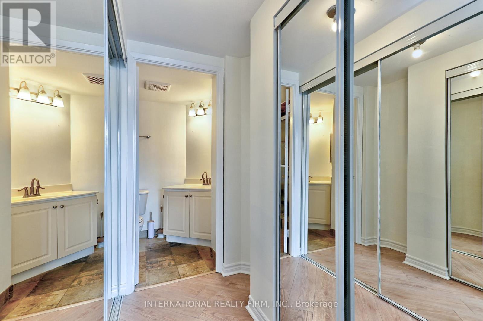 716 - 711 Bay St Street, Toronto, Ontario  M5G 2J8 - Photo 31 - C12800004