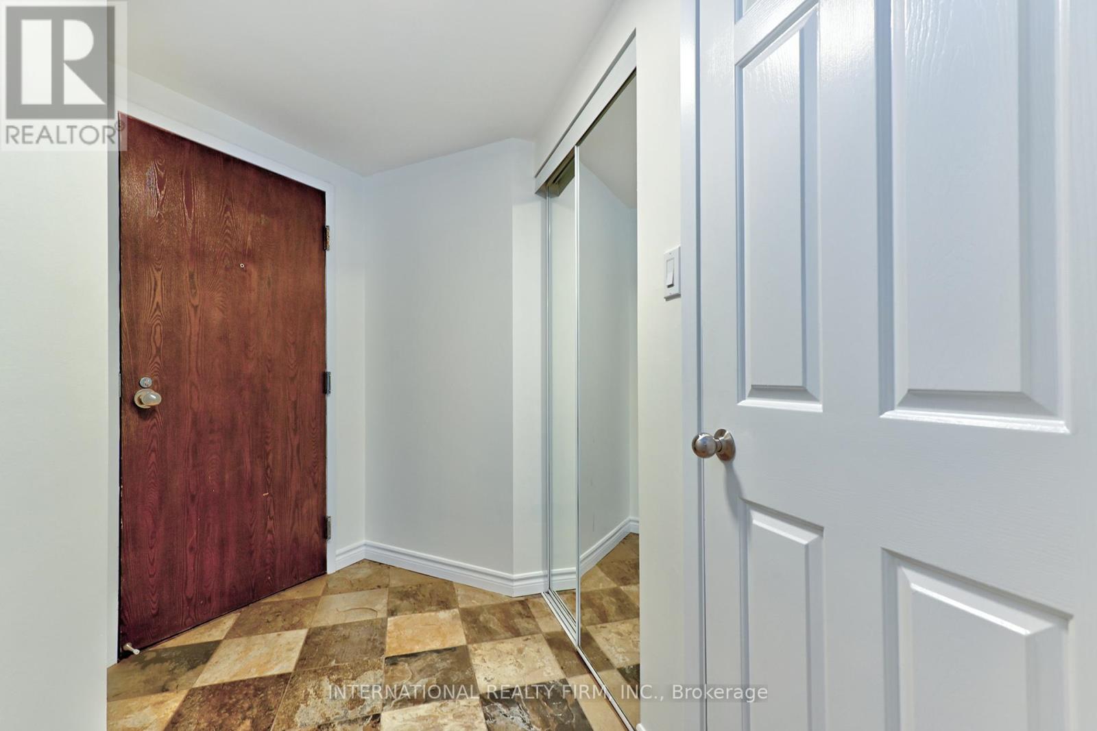 716 - 711 Bay St Street, Toronto, Ontario  M5G 2J8 - Photo 4 - C12800004