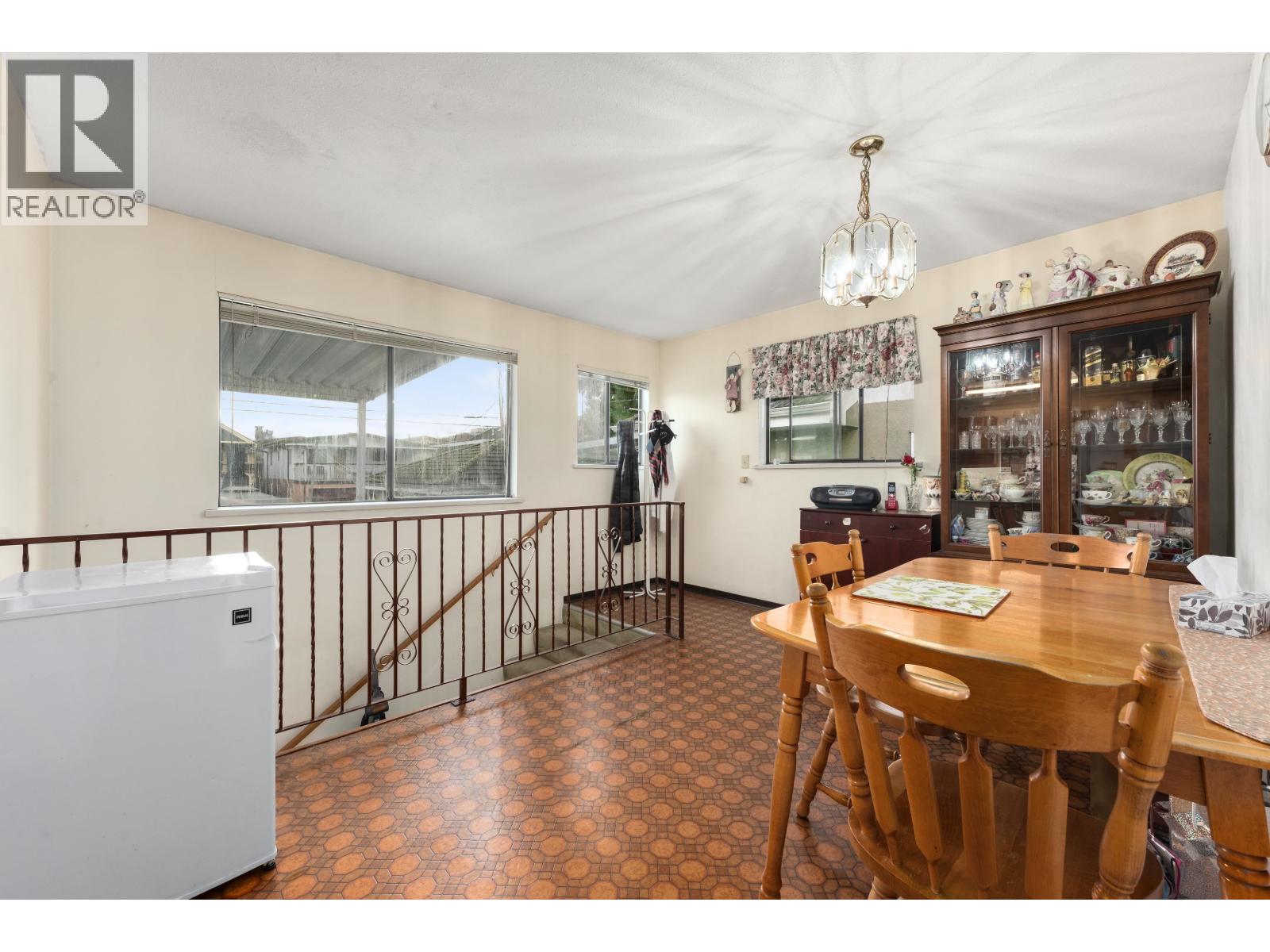 4240 Dundas Street, Burnaby, British Columbia  V5C 1B1 - Photo 8 - R3091298