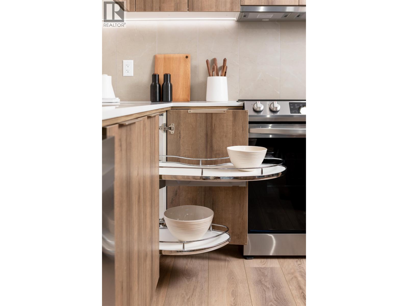 305 3594 Malsum Drive, North Vancouver, British Columbia  V7G 0B4 - Photo 9 - R3089808