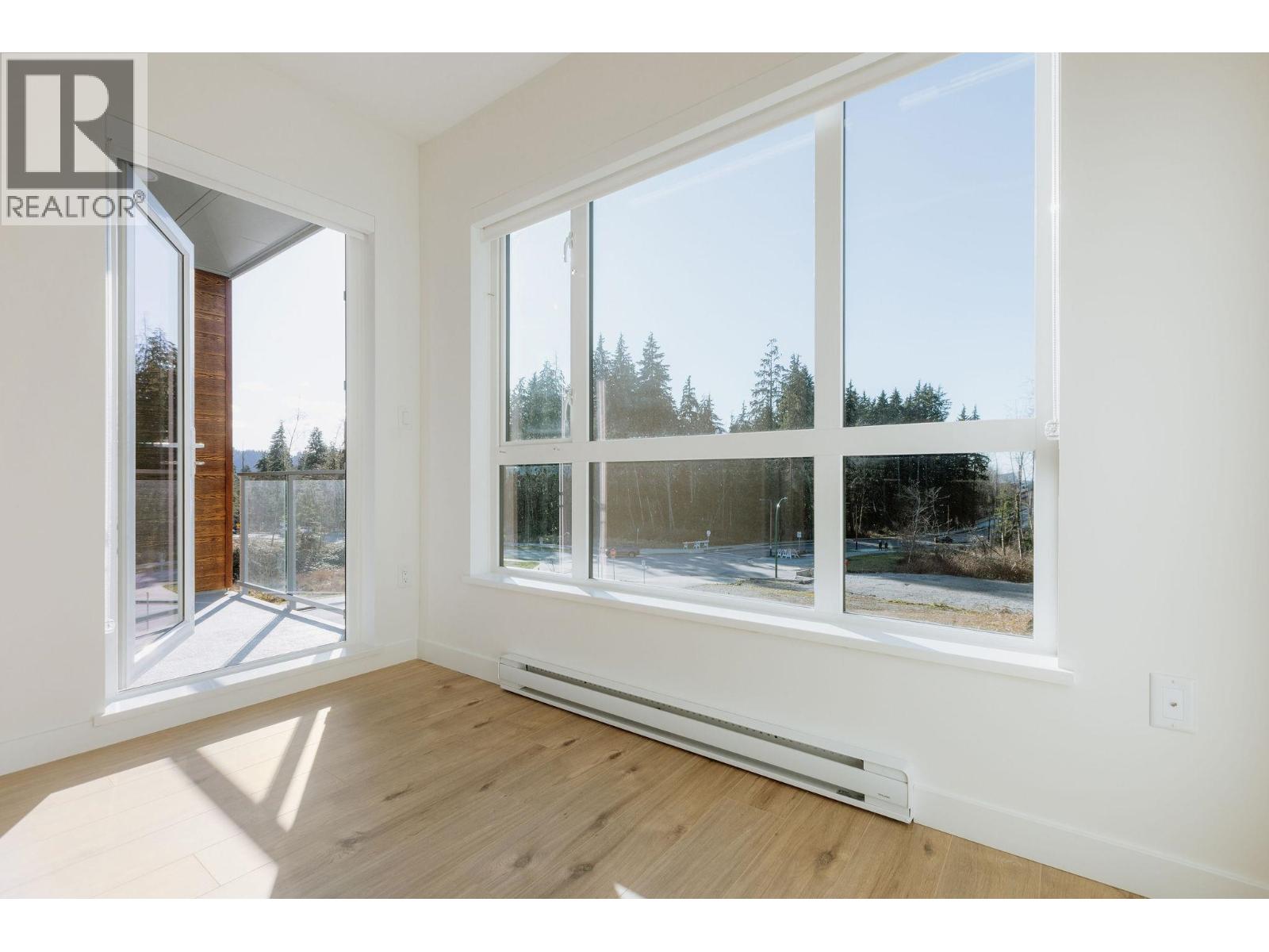 305 3594 Malsum Drive, North Vancouver, British Columbia  V7G 0B4 - Photo 3 - R3089808