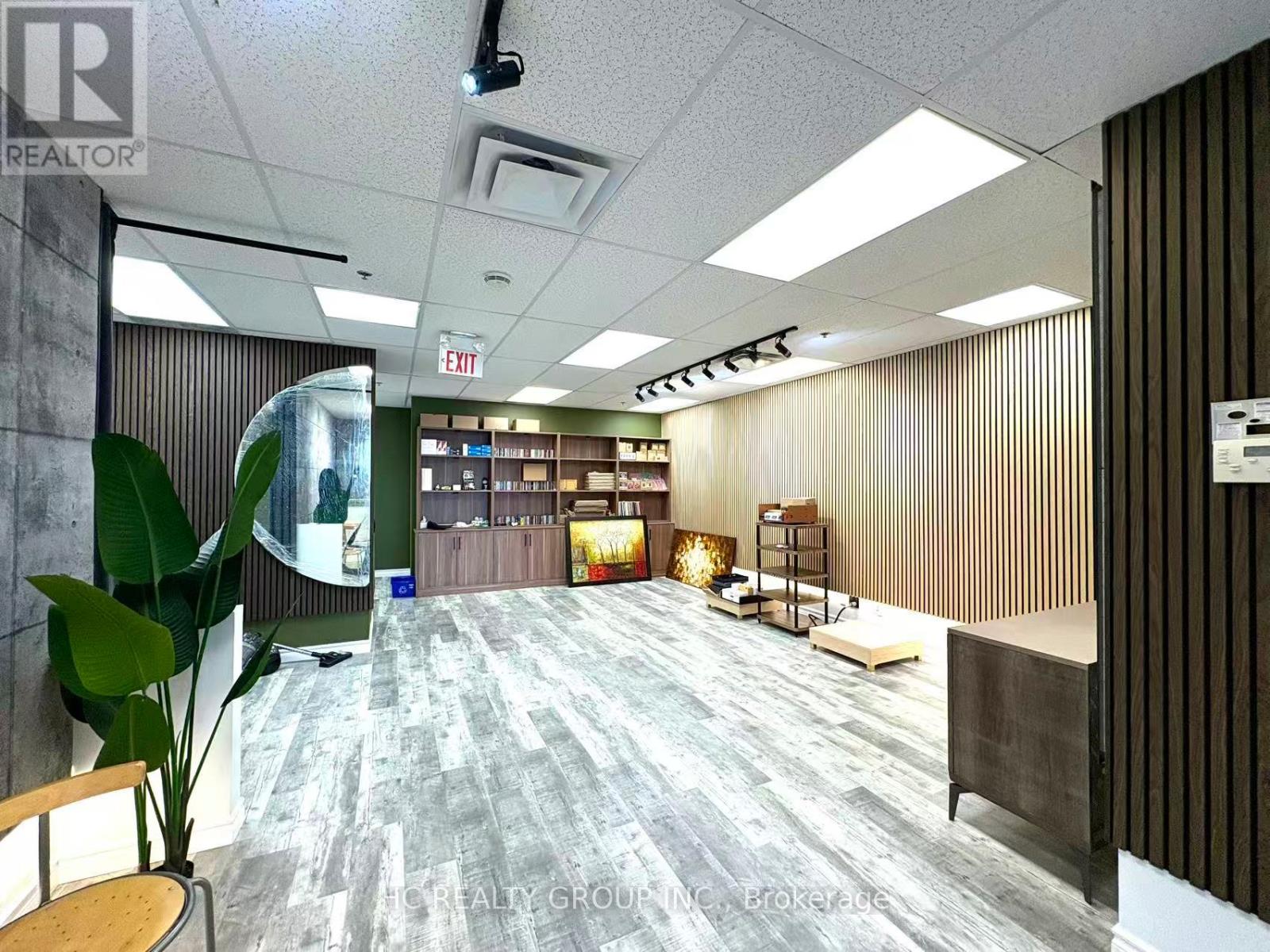 235 Industrial Parkway, Aurora, Ontario  L4G 3V5 - Photo 2 - N12799896