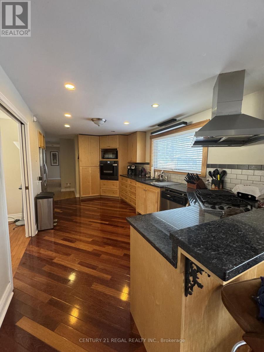 156 39th Street S, Wasaga Beach, Ontario  L9Z 1S3 - Photo 3 - S12799914