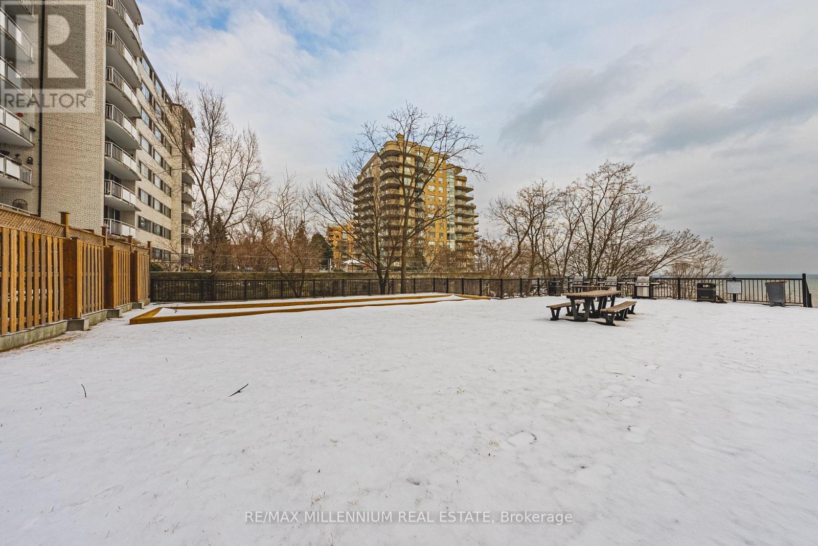 309 - 2160 Lakeshore Road, Burlington, Ontario  L7R 1A1 - Photo 8 - W12799910