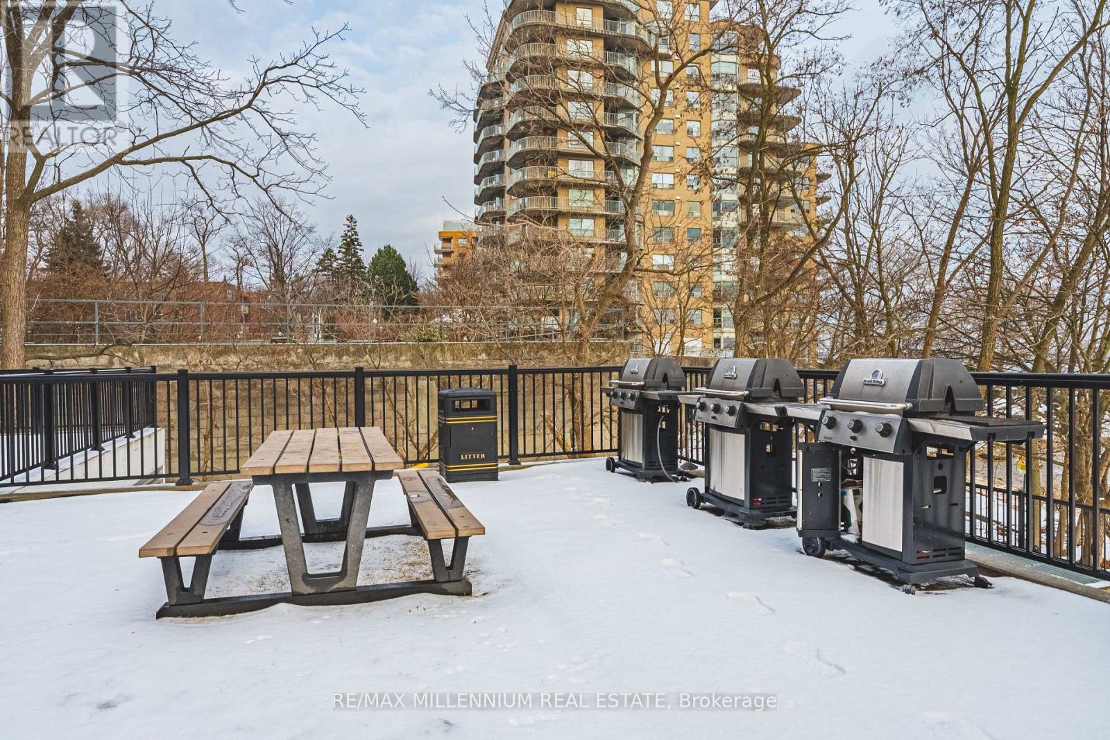 309 - 2160 Lakeshore Road, Burlington, Ontario  L7R 1A1 - Photo 9 - W12799910