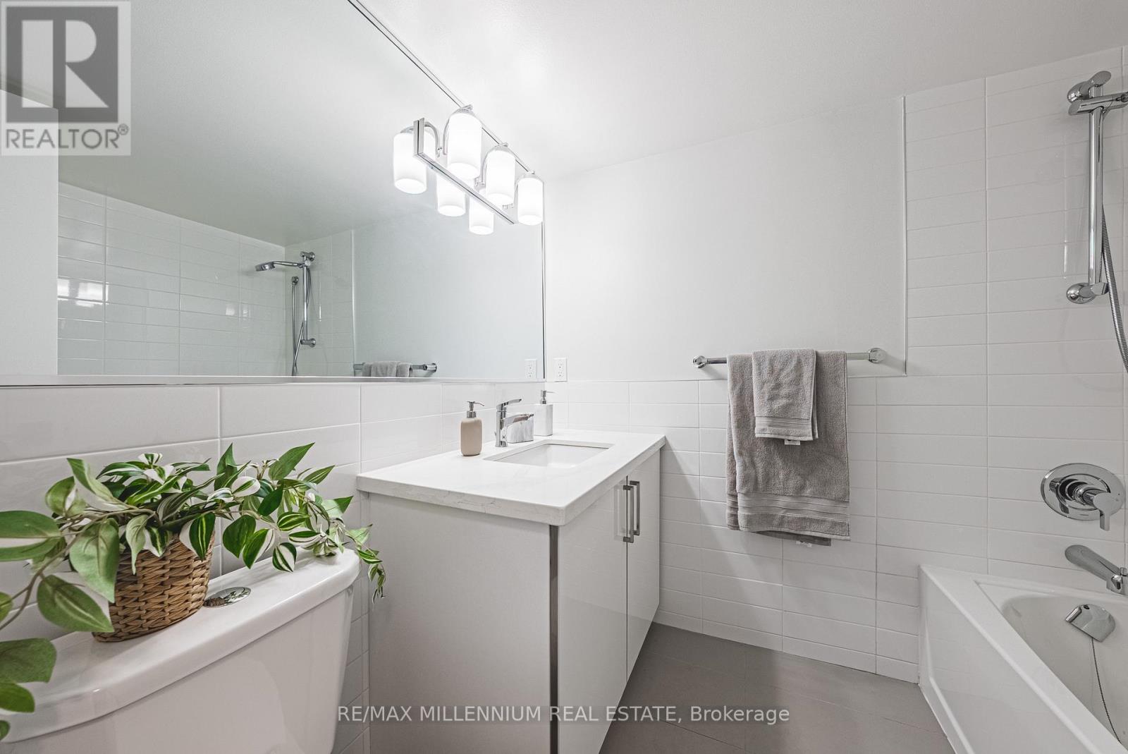 708 - 2160 Lakeshore Road, Burlington, Ontario  L7R 1A1 - Photo 27 - W12799928