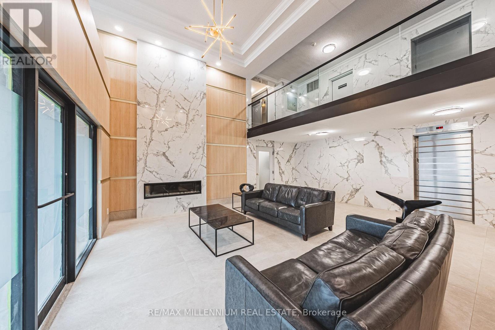 708 - 2160 Lakeshore Road, Burlington, Ontario  L7R 1A1 - Photo 3 - W12799928