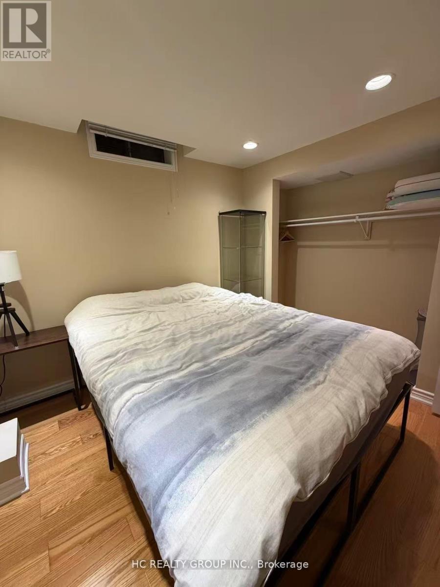 Lower - 4650 Crosswinds Drive, Mississauga, Ontario  L5V 1G6 - Photo 4 - W12799936