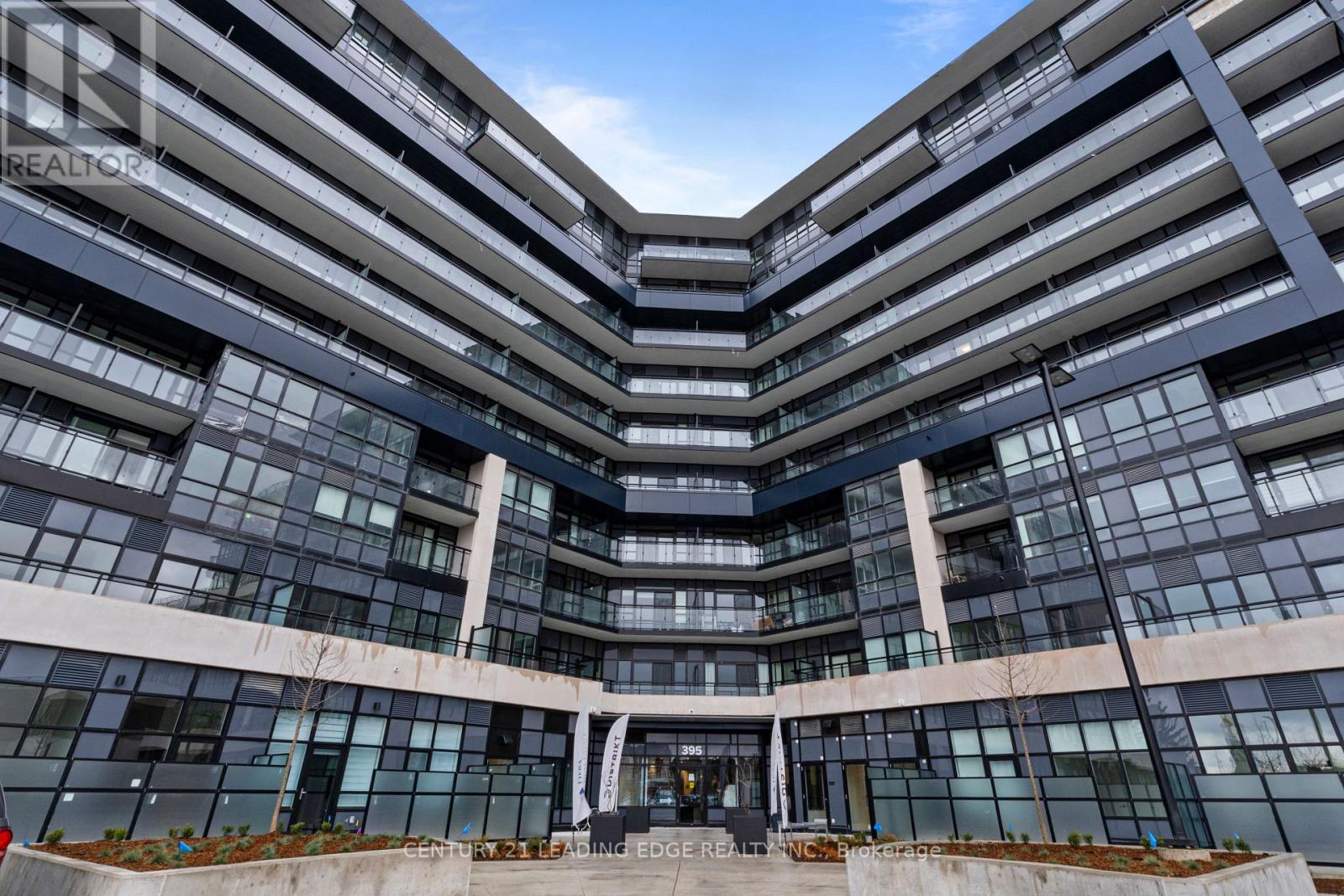 614 - 395 DUNDAS STREET W, Oakville, Ontario