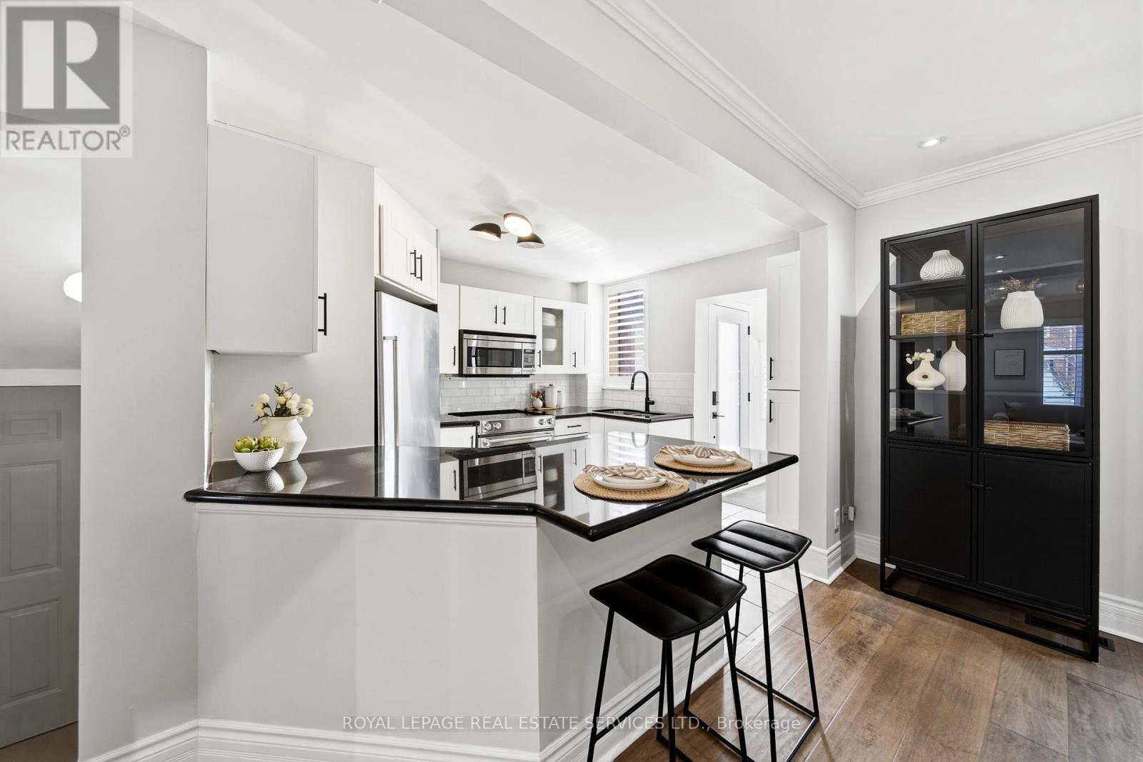 48 Thornhill Avenue, Toronto, Ontario  M6S 4C5 - Photo 15 - W12799948