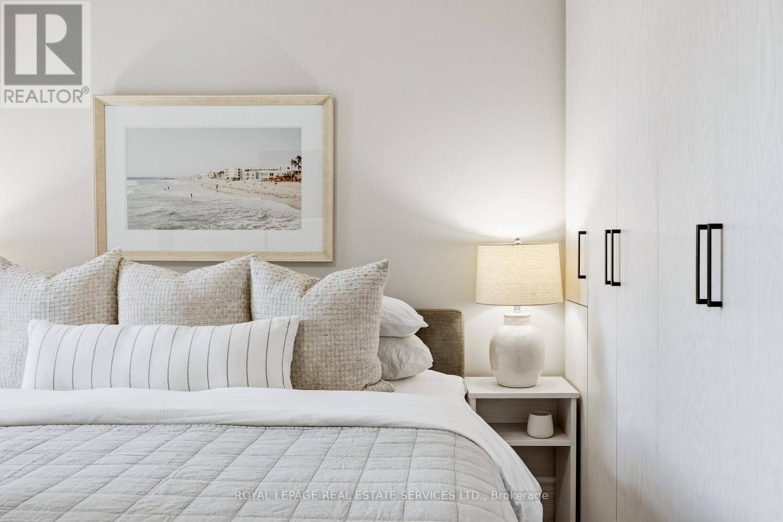 48 Thornhill Avenue, Toronto, Ontario  M6S 4C5 - Photo 25 - W12799948