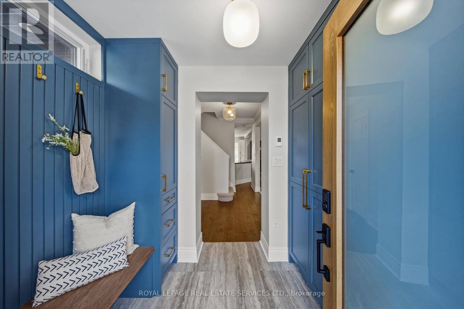 48 Thornhill Avenue, Toronto, Ontario  M6S 4C5 - Photo 3 - W12799948