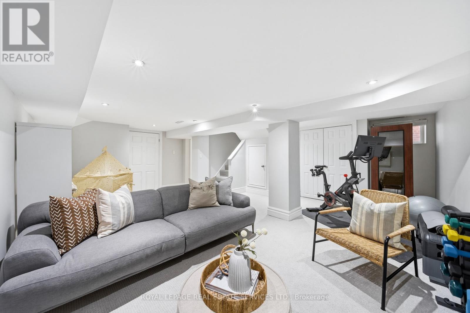 48 Thornhill Avenue, Toronto, Ontario  M6S 4C5 - Photo 39 - W12799948