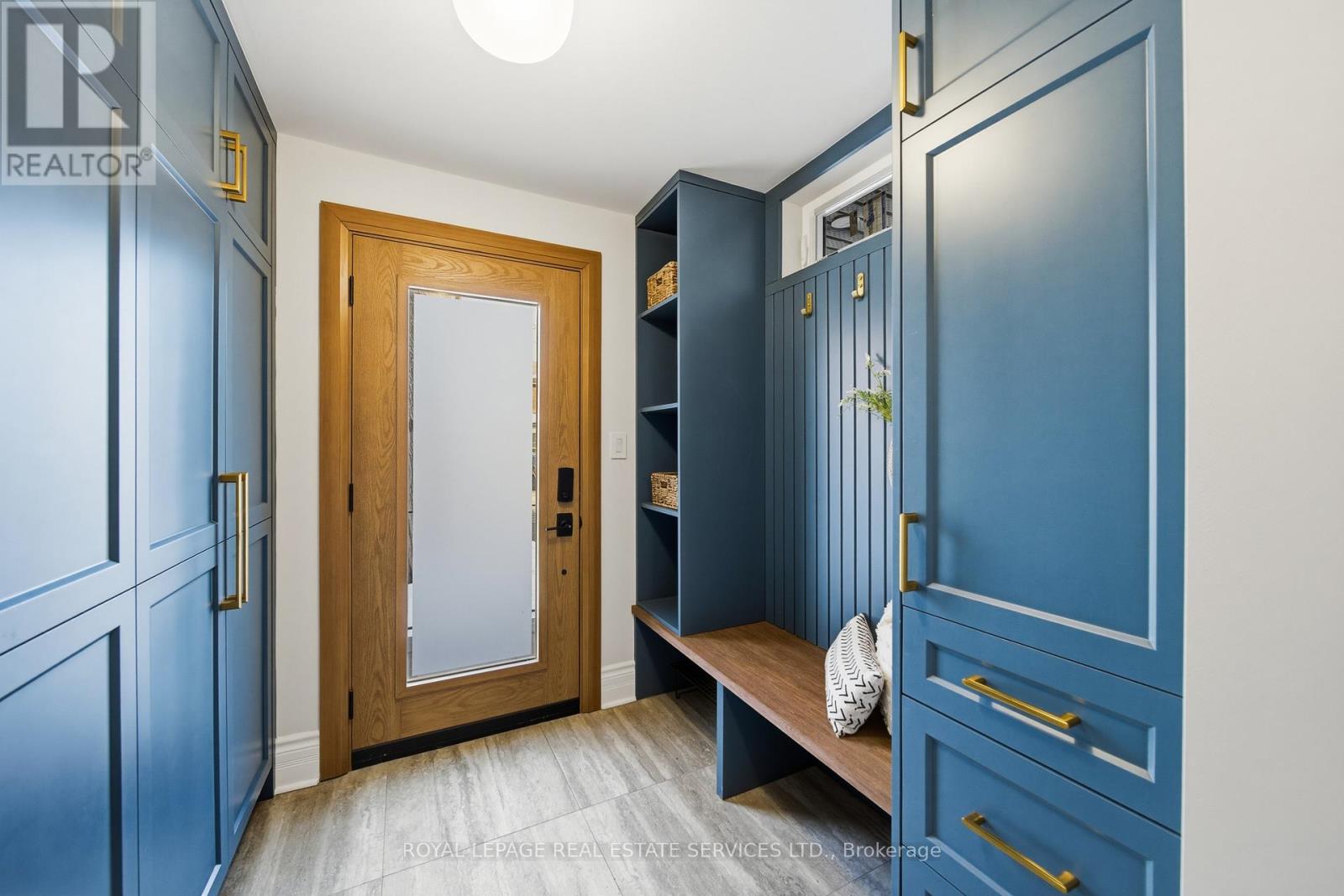 48 Thornhill Avenue, Toronto, Ontario  M6S 4C5 - Photo 4 - W12799948