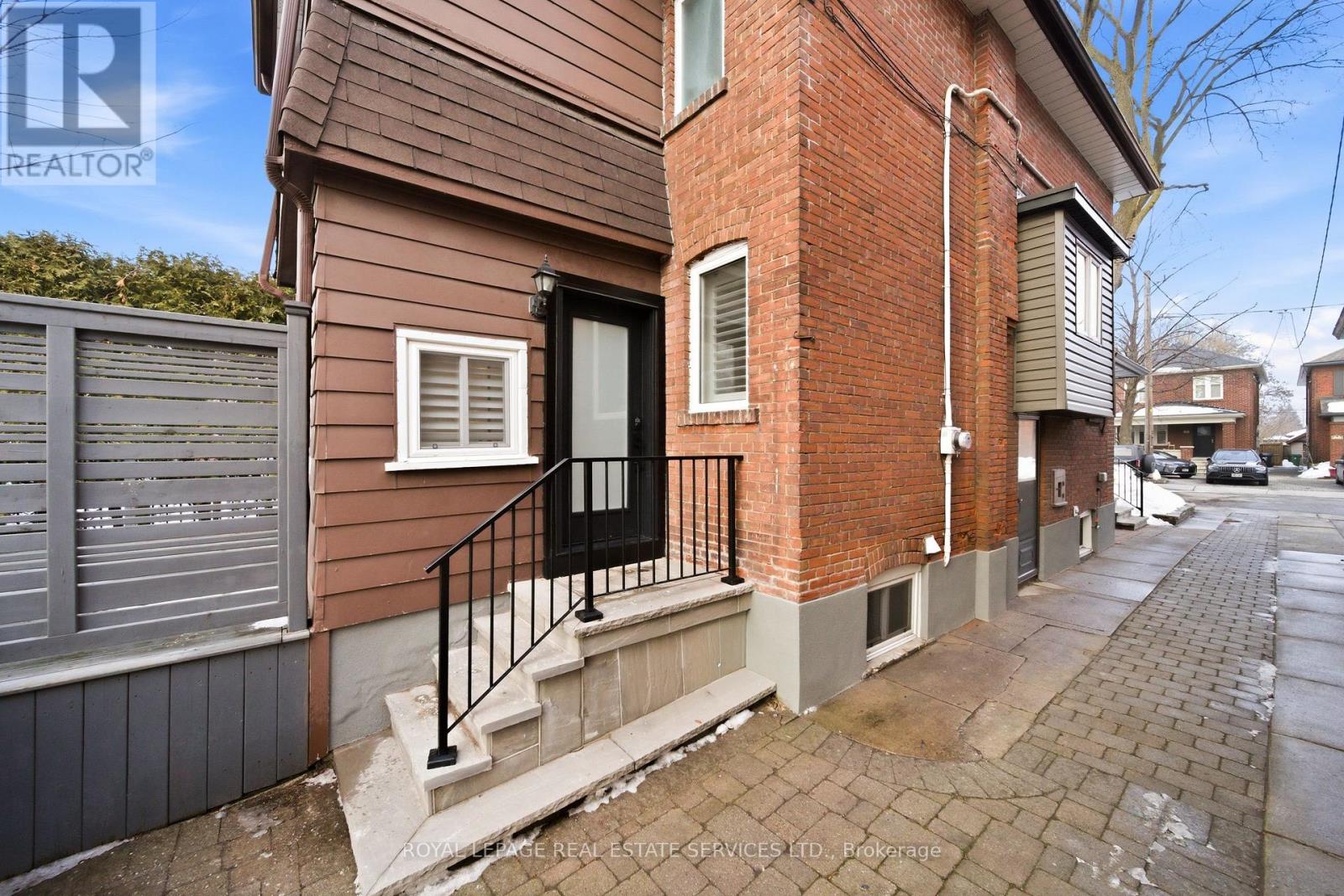 48 Thornhill Avenue, Toronto, Ontario  M6S 4C5 - Photo 46 - W12799948