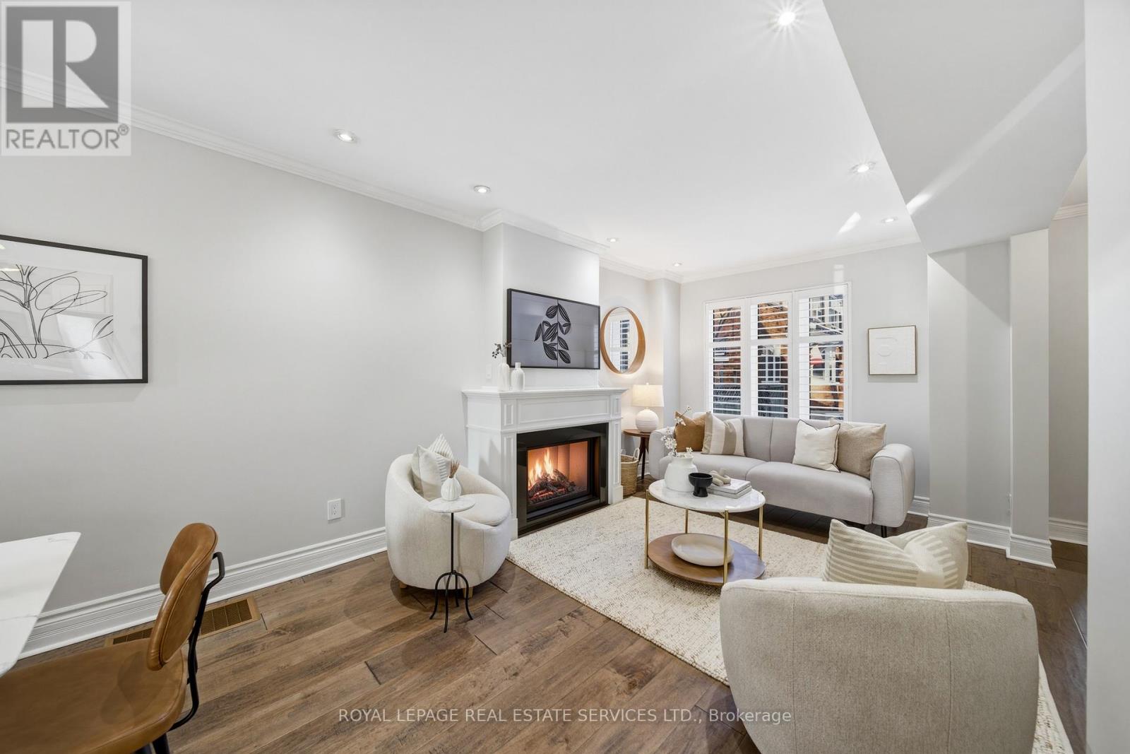 48 Thornhill Avenue, Toronto, Ontario  M6S 4C5 - Photo 8 - W12799948