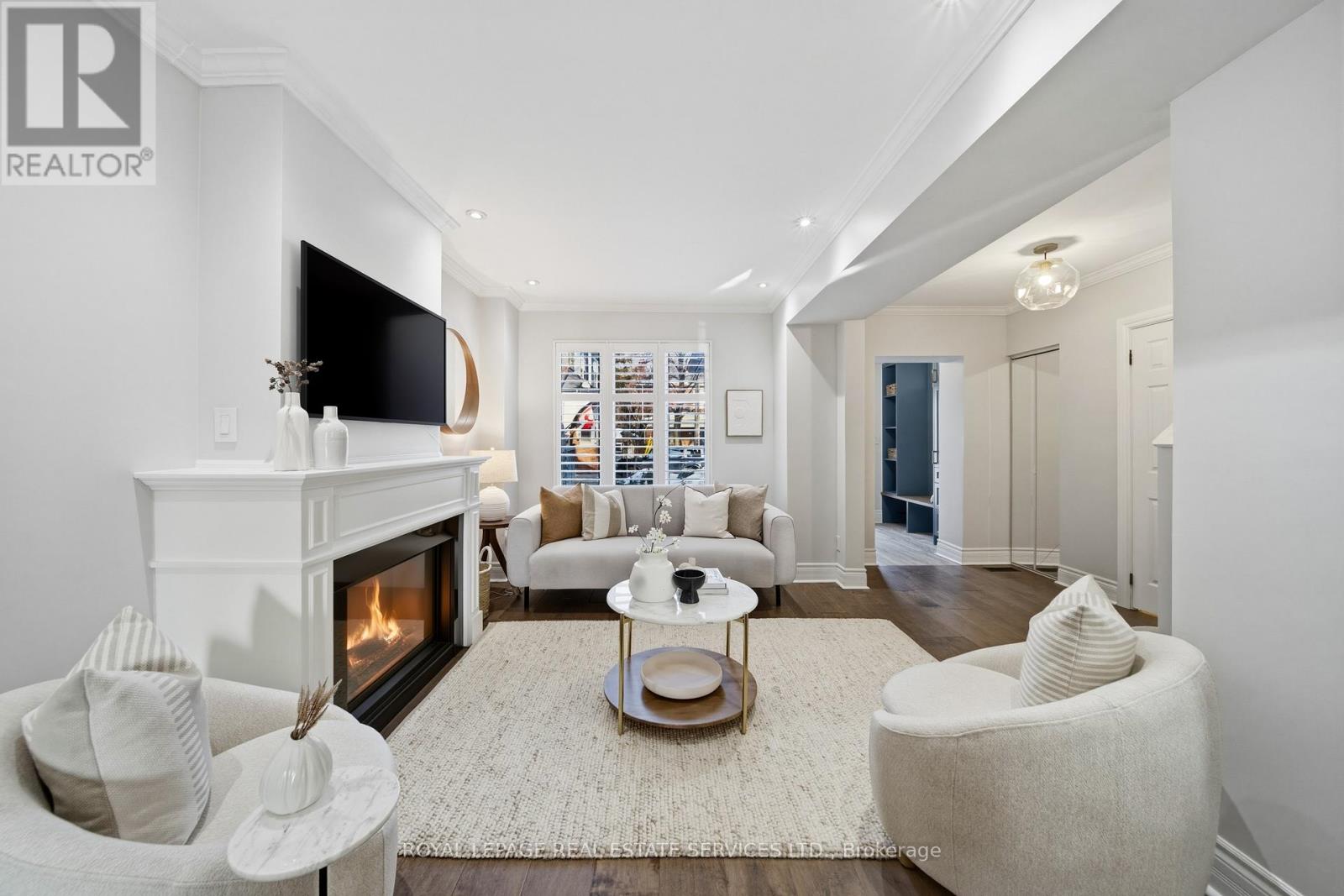 48 Thornhill Avenue, Toronto, Ontario  M6S 4C5 - Photo 9 - W12799948