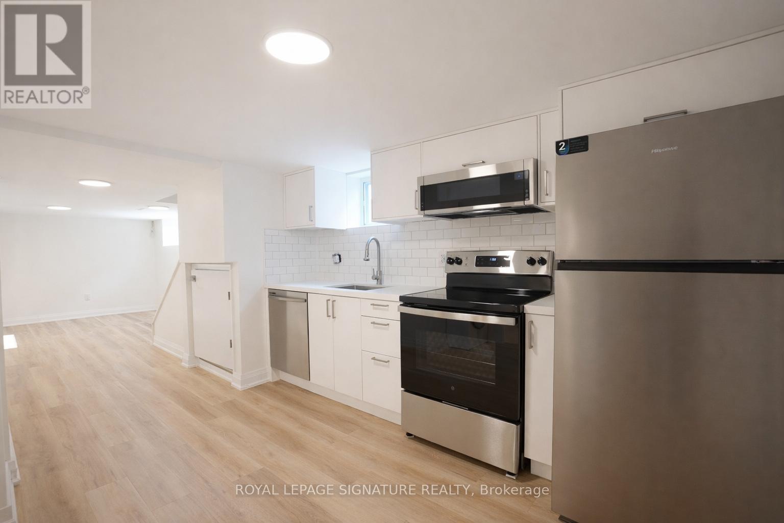 B - 5 Twentieth Street, Toronto, Ontario  M8V 3L5 - Photo 8 - W12799950