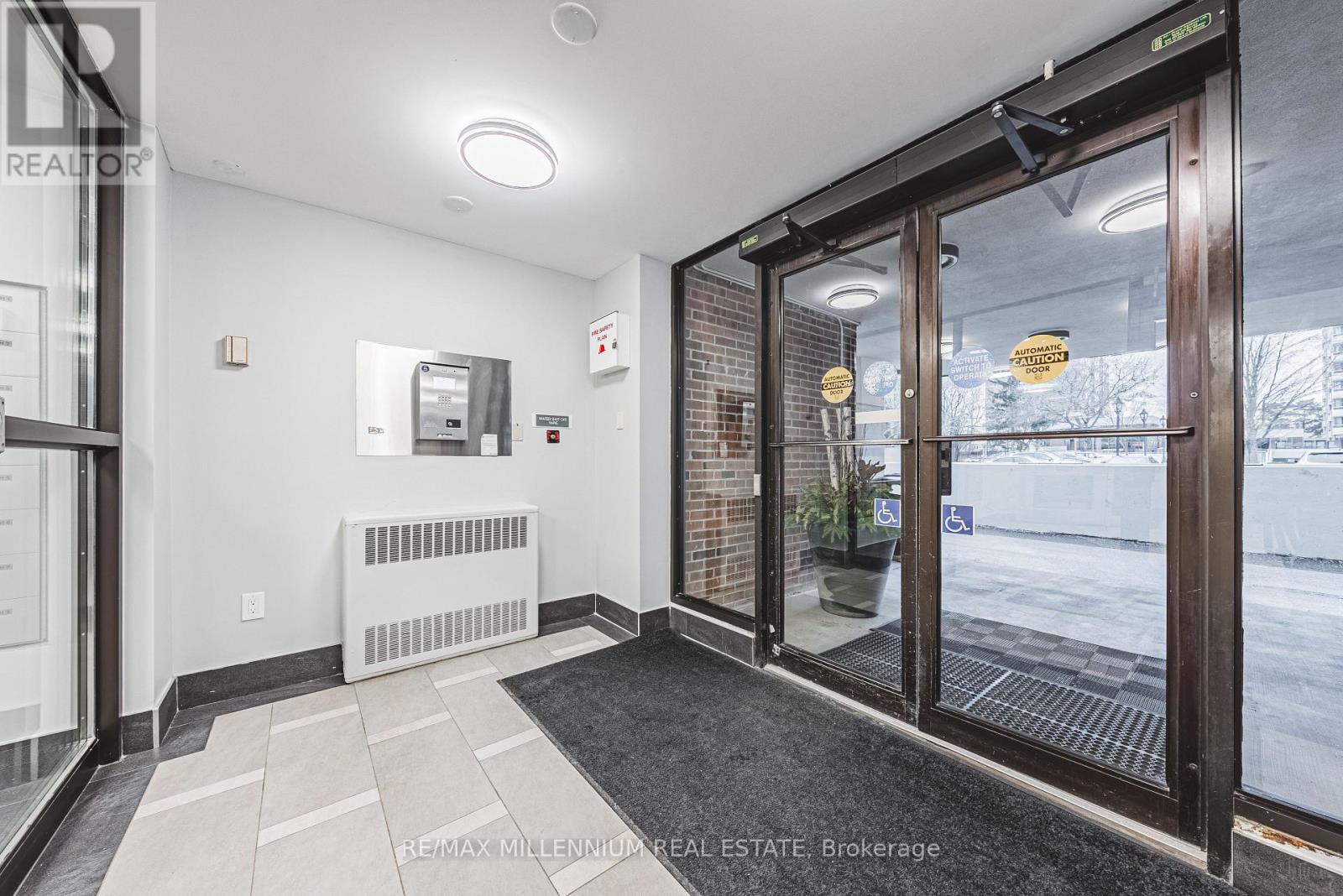 2002 - 2220 Marine Drive, Oakville, Ontario  L6L 5H1 - Photo 24 - W12799952