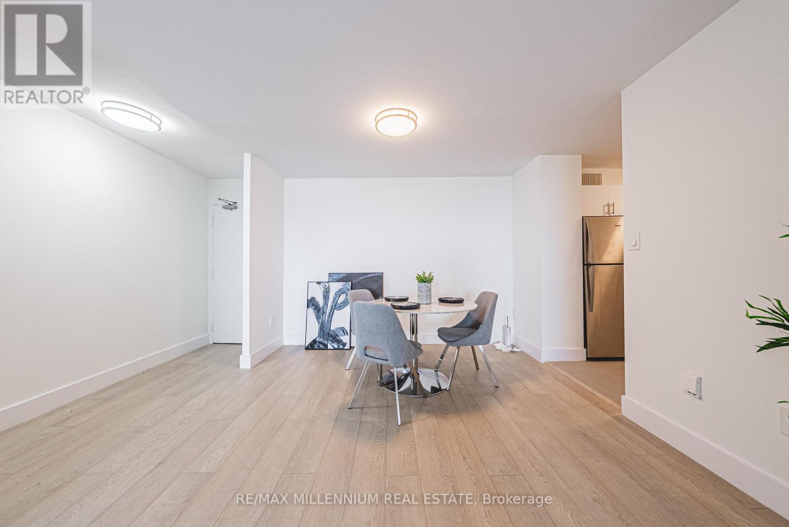 2002 - 2220 Marine Drive, Oakville, Ontario  L6L 5H1 - Photo 5 - W12799952